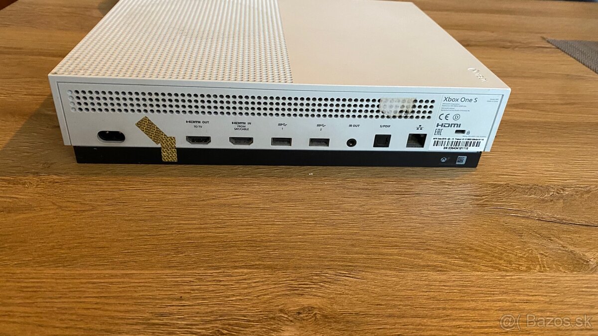 Xbox One S - 3