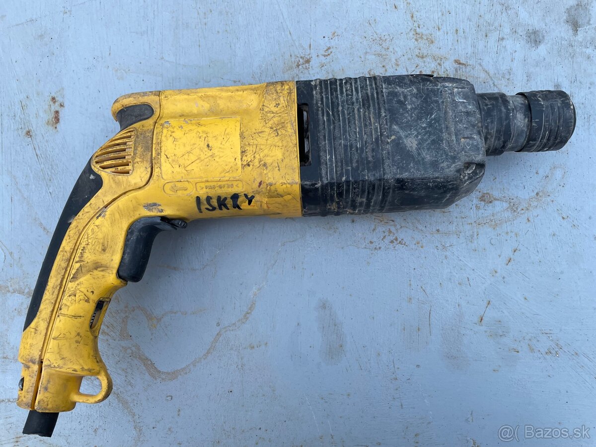 Predám vrtačku DEWALT - 3