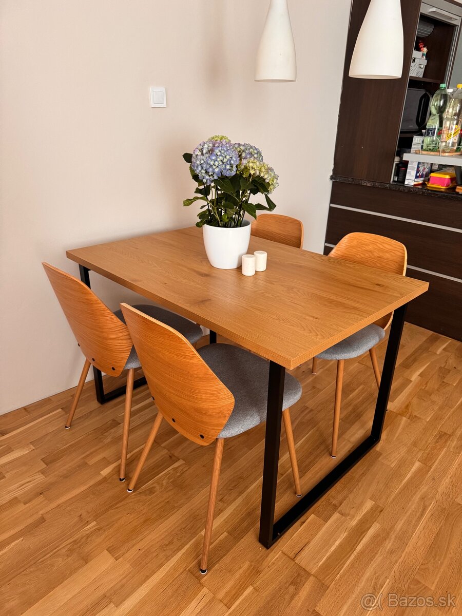 Jedálensky stol + 4 stoličky - 3