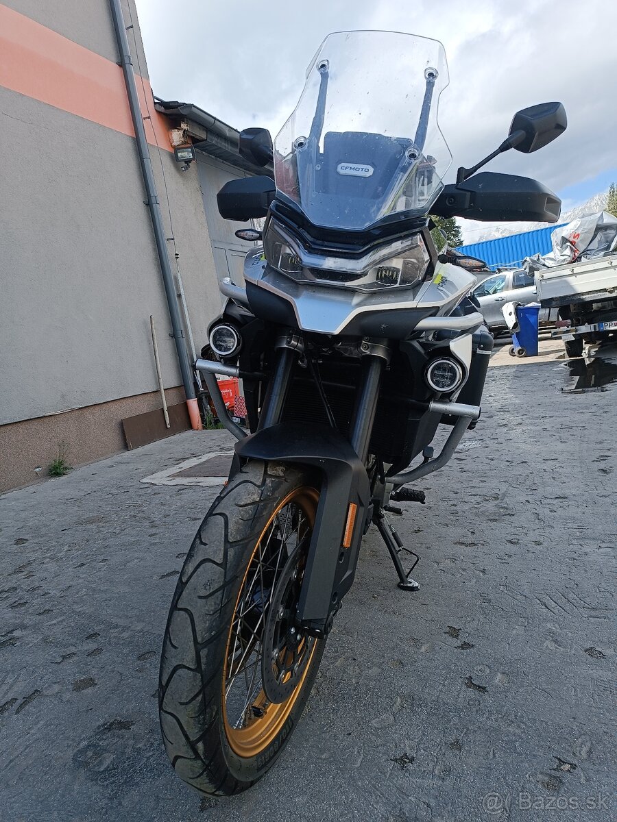 CF Moto 800 MT