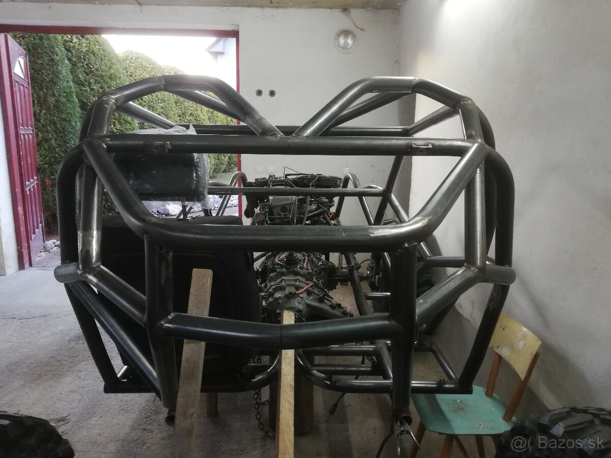 Offroad špeciál nisan patrol rb30