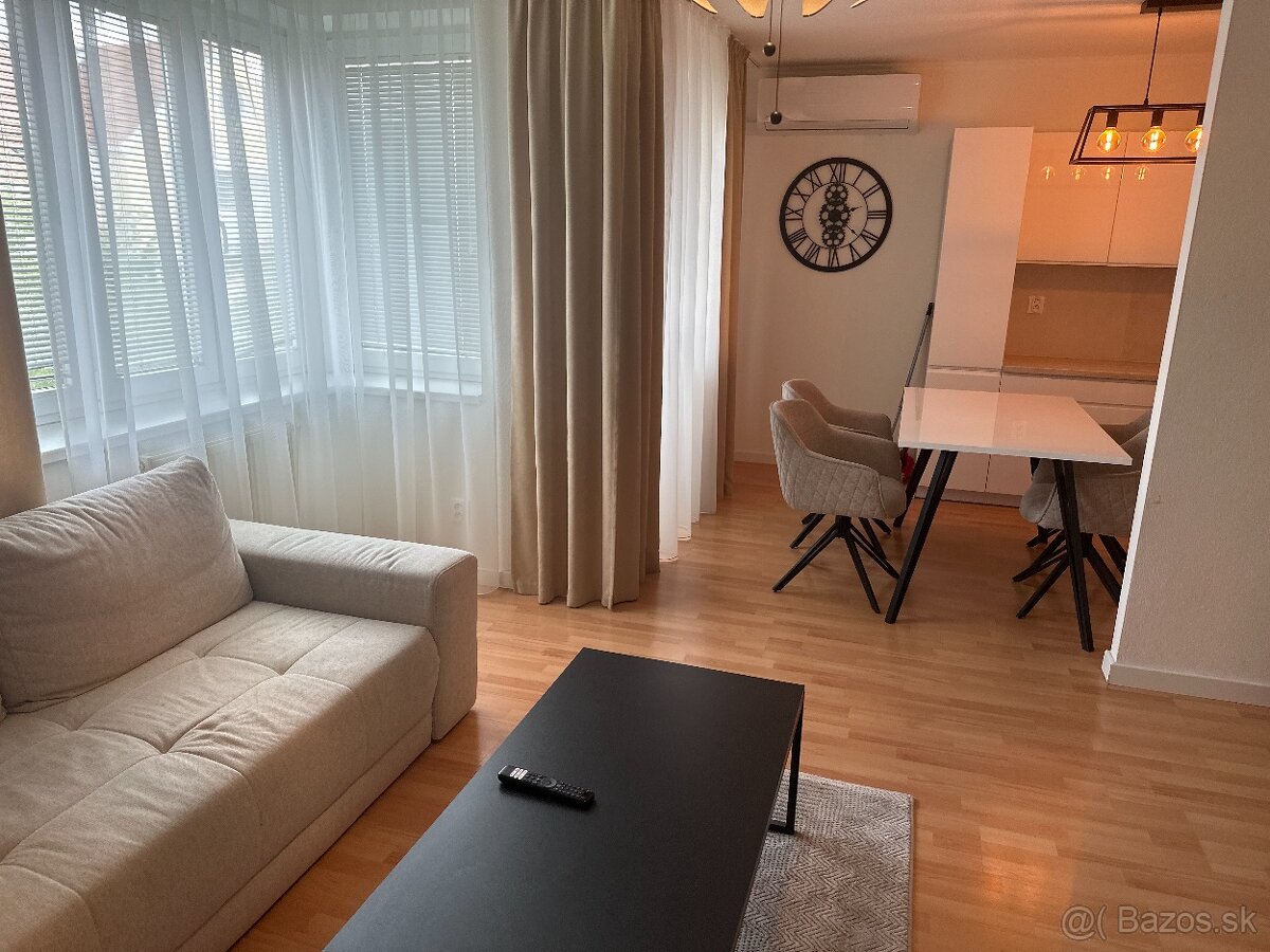 Prenájom moderného, zariadeného 3-izbového bytu Južná ul. - 3