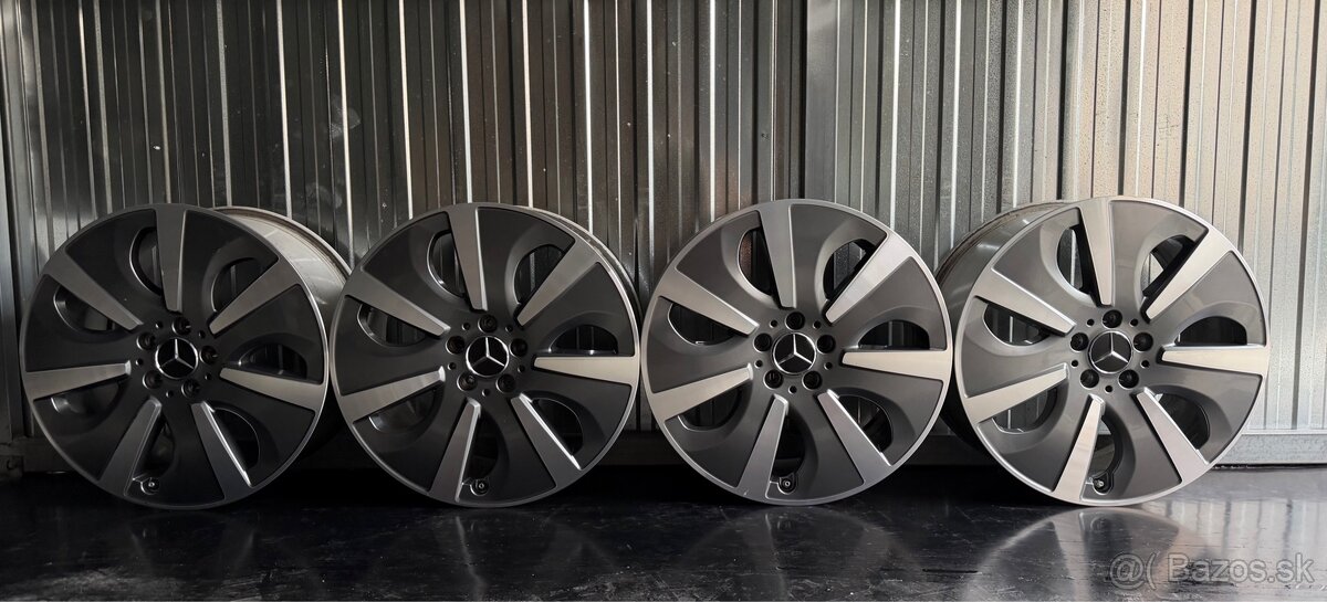 #1 Elektróny originál Mercedes r19 - 3