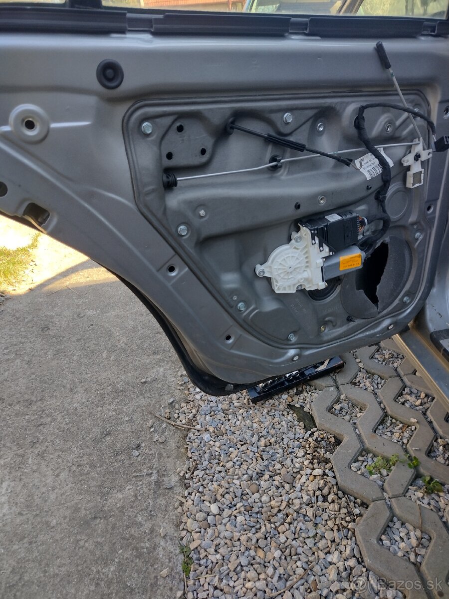 LD7V bočné dvere Volkswagen Golf 4 Bora variant - 3