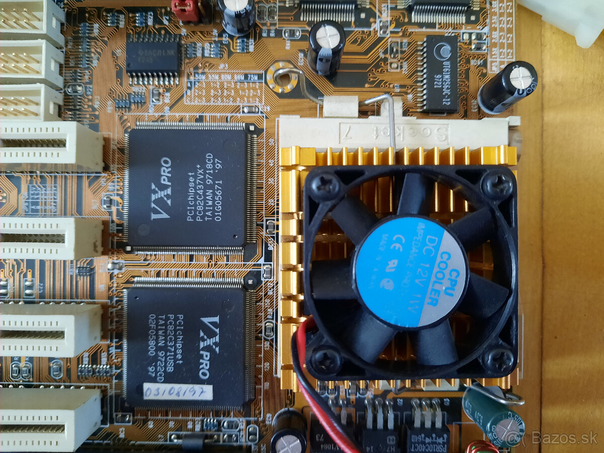 Retro zakladna doska PCChips M537 V5.1 + RAM + CPU - 3