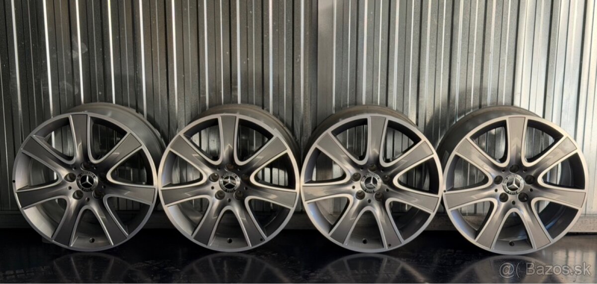 #17 Elektróny originál Mercedes r18 - 3