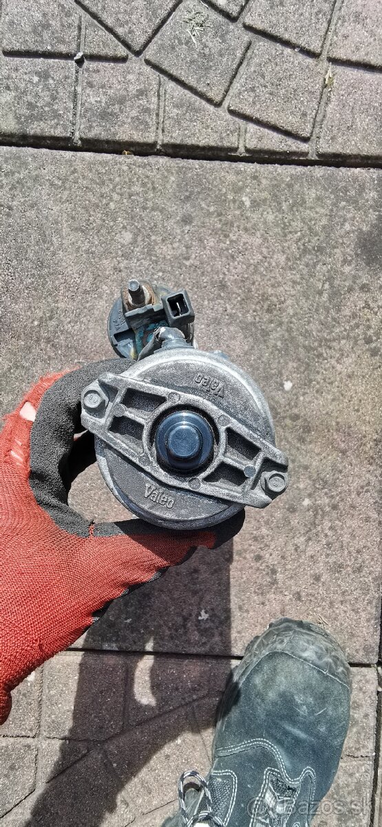 Predám Valeo štartér VW AG 02A 911 024G - 3