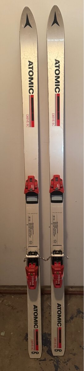 Predám použité Lyže a lyžiarky - 3
