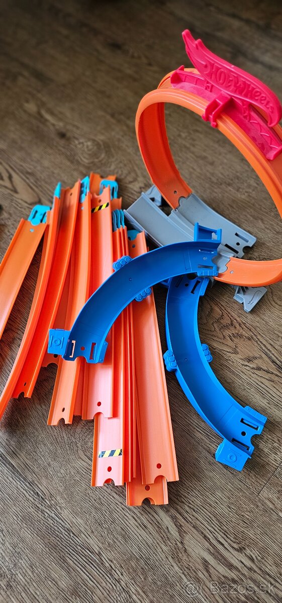 Hot wheels garaz + draha + auticka - 3