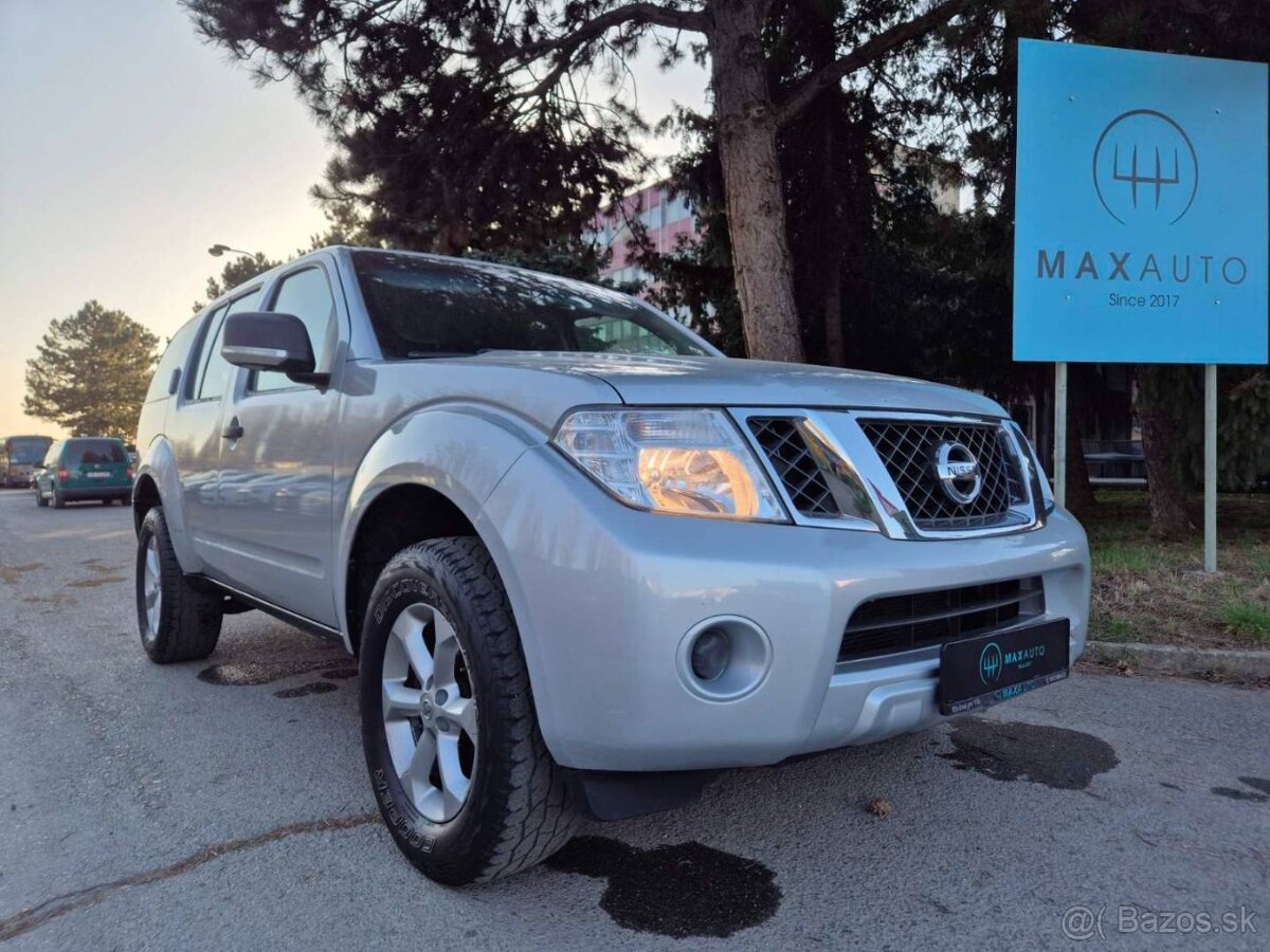 Nissan Pathfinder 2.5 dCi SE - 3