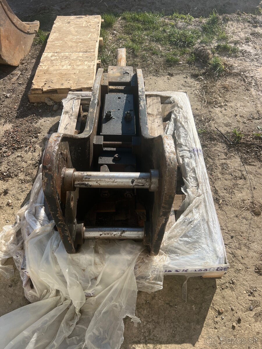 hydraulicke kladivo NKB 300 - 3