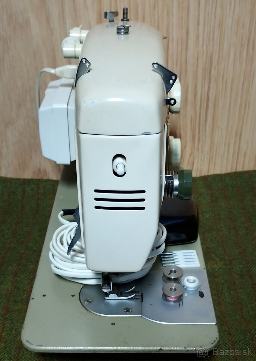 Predám Šijací stroj. - 3