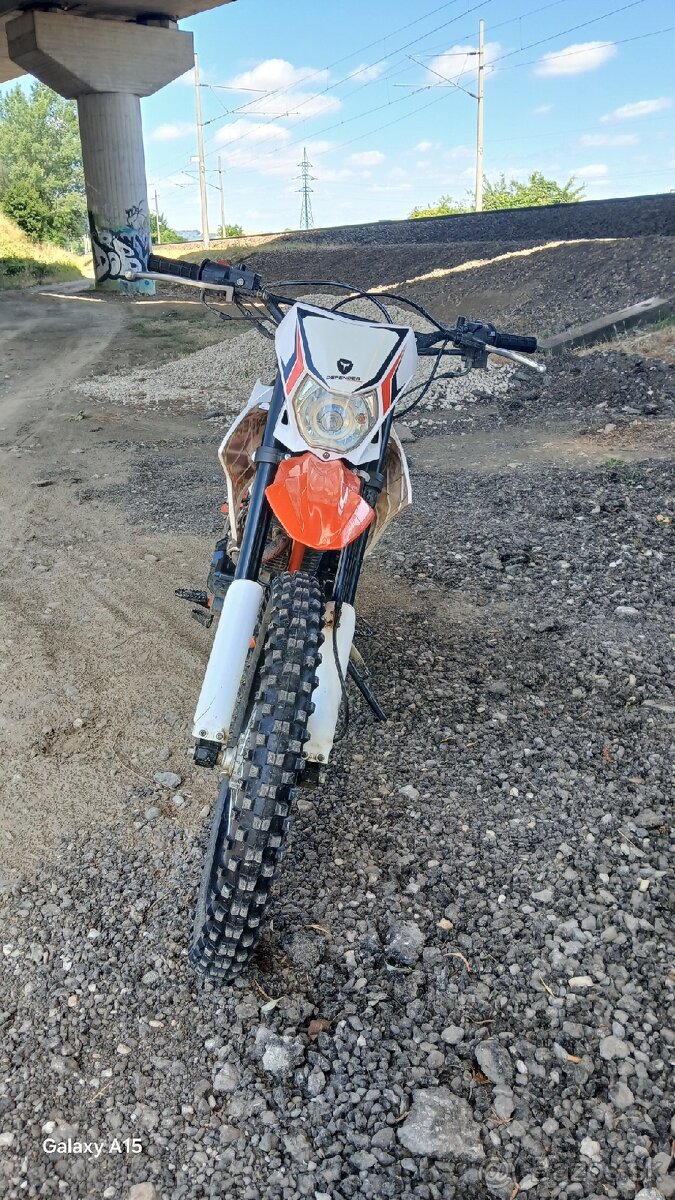 Mikilon Defender 250rr