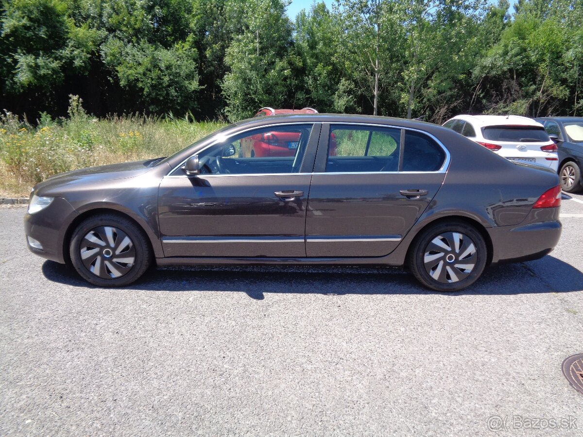Škoda Superb 1.6 TDI Elegance - 3