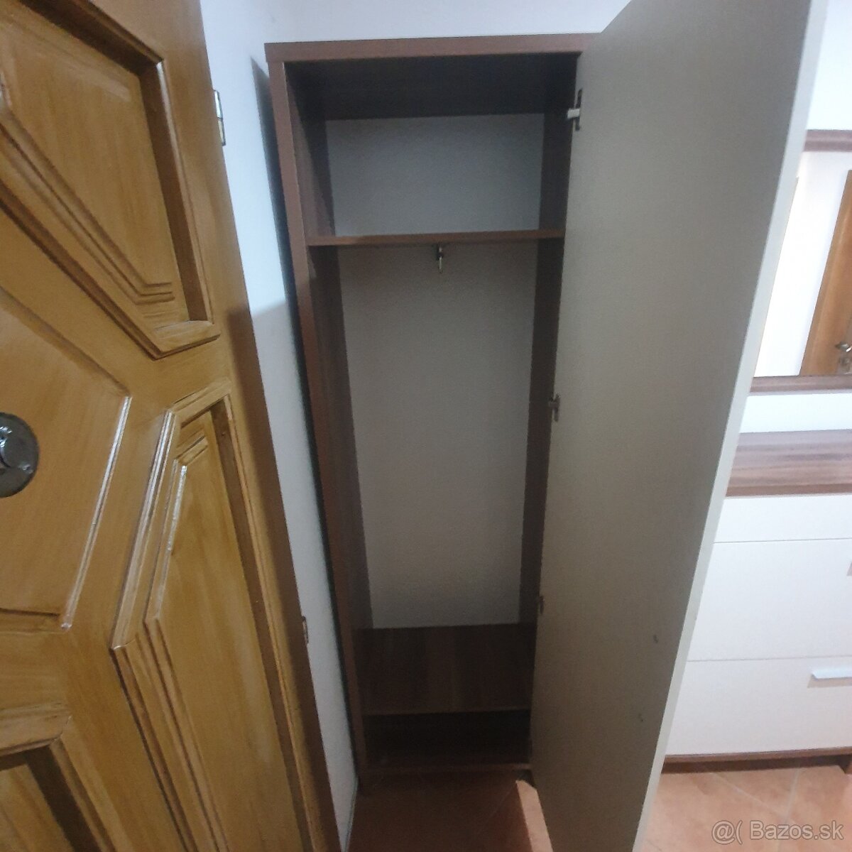 Vešiaková stena - 3