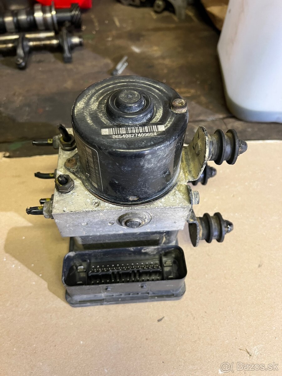 Škoda octavia 2 riadiaca jednotka abs - 3