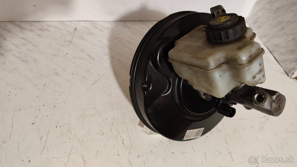 Posilňovač Škoda Superb 2 - 3