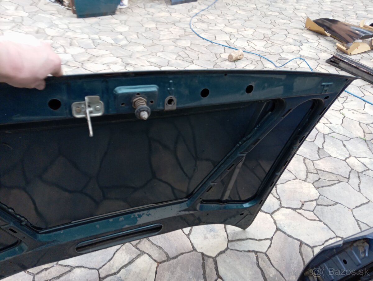 Škoda favorit kapota - 3