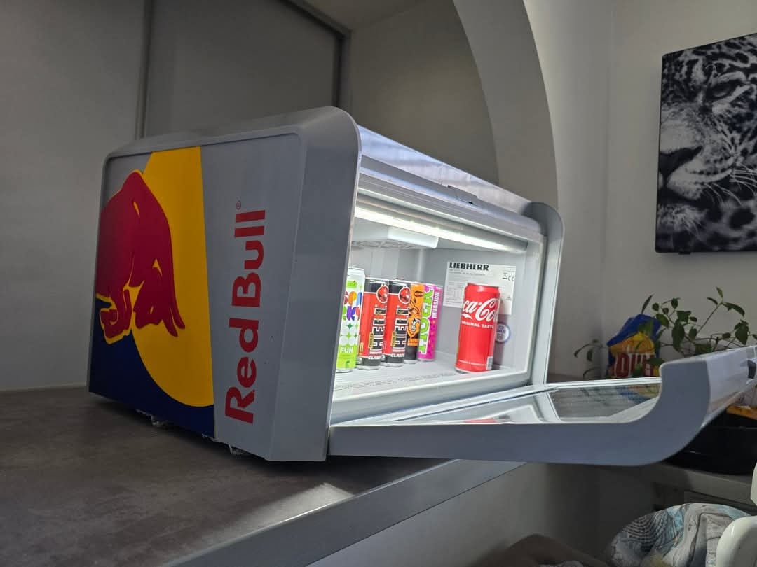 Red Bull chladnicka - 3
