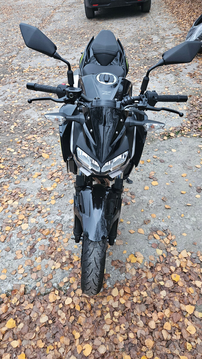 Kawasaki Z400 - 3