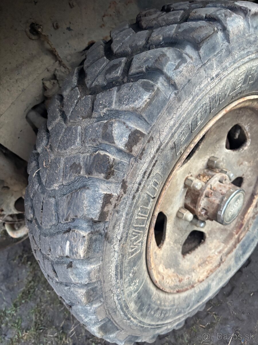 Predám pajero 1 2.6benzin - 3