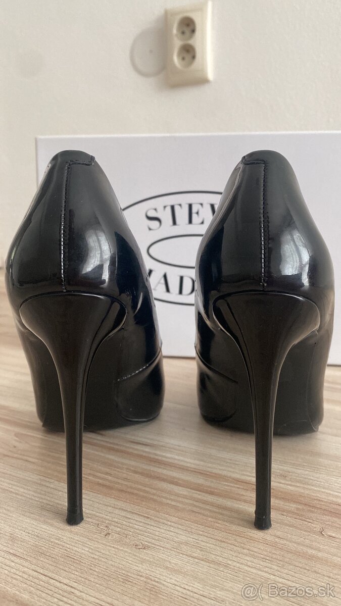 Lodicky Steve Madden c. 38 - 3