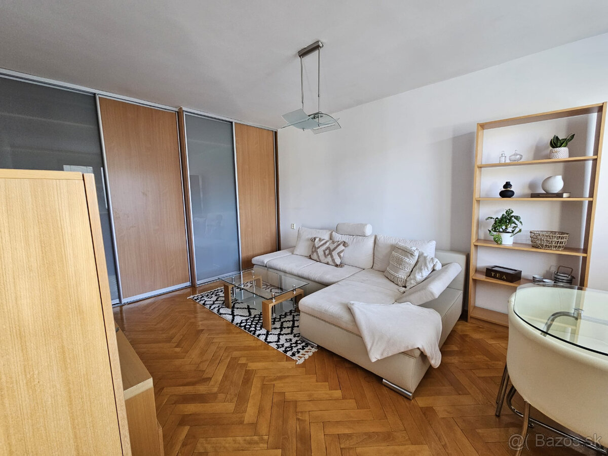 RESERVED - Prenájom bytu 2-izbový bez realitky - Astrova - 3