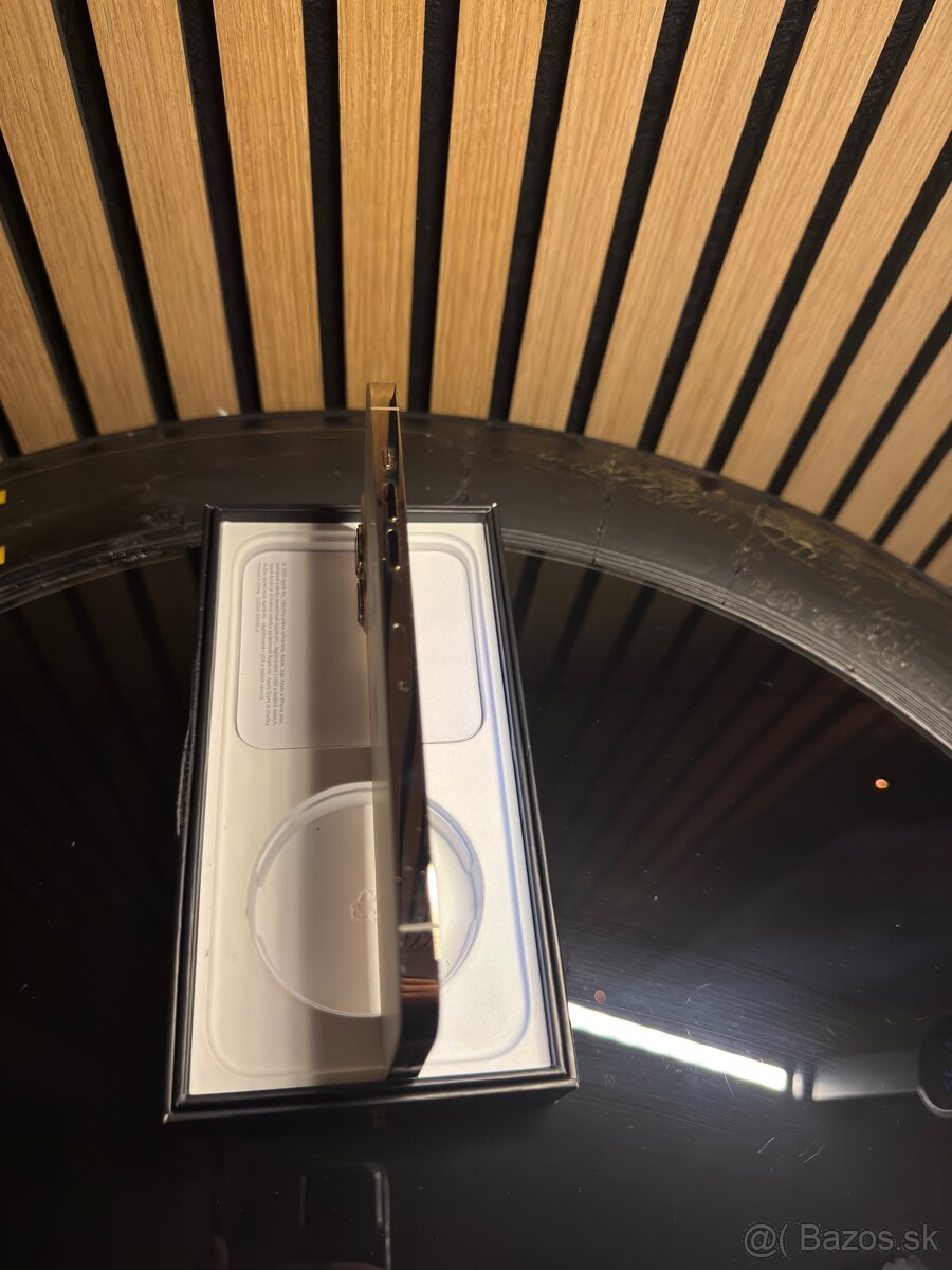 iPhone 12 Pro Max s kapacitou 128 GB - 3