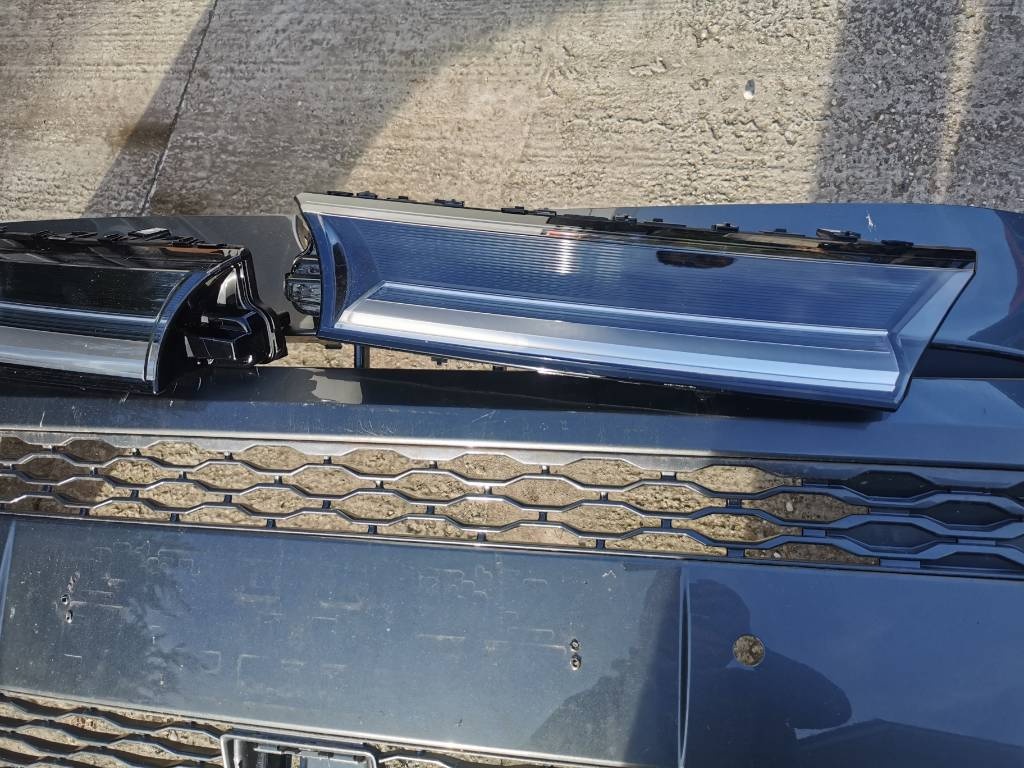 VW MULTIVAN T7 PREDNY NARAZNIK LED - 3