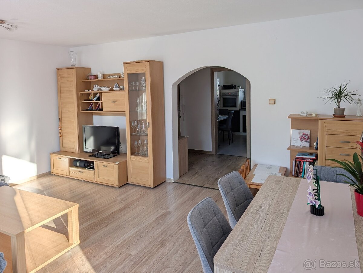 Predám 3-izbový slnečný byt Košúty 2 - 3