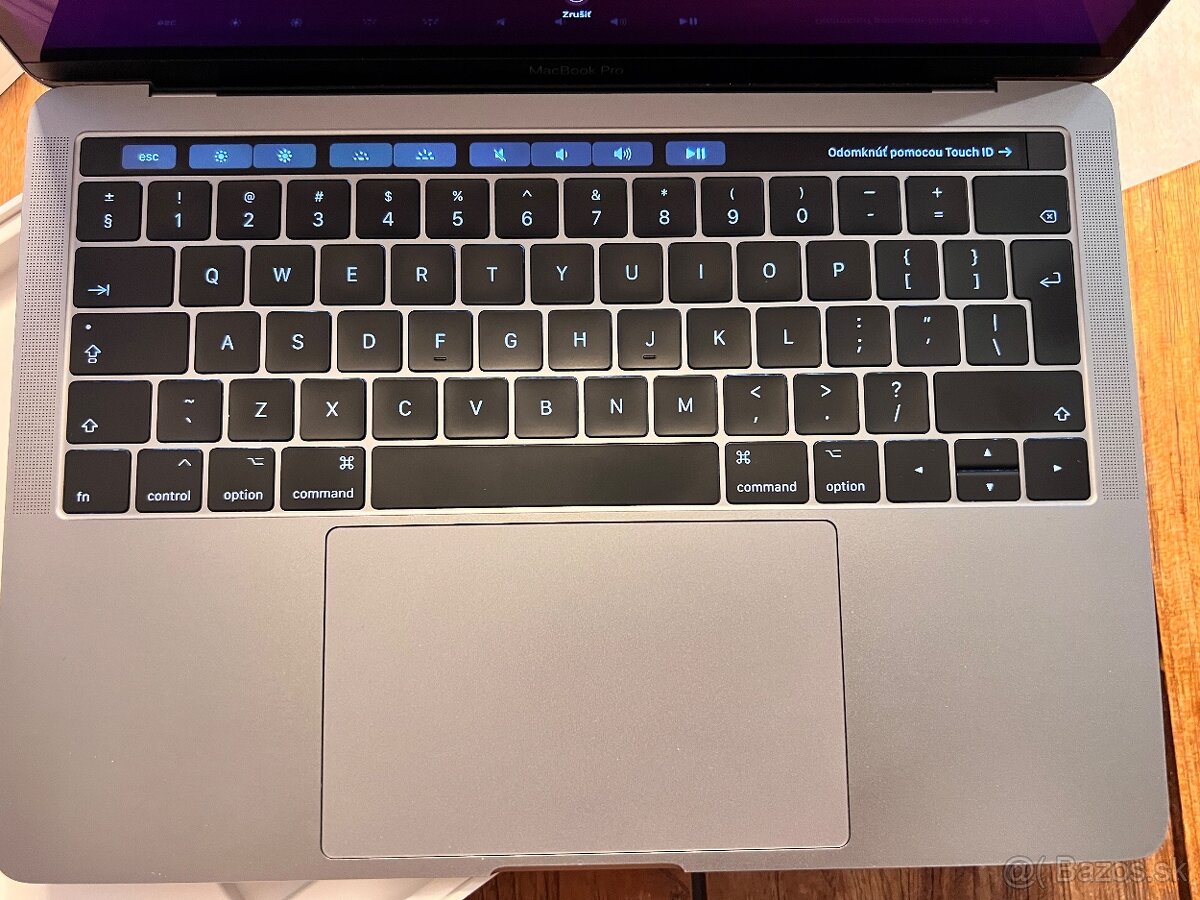 Predám MacBook Pro 13" Retina, Touch Bar, Space Gray - 3