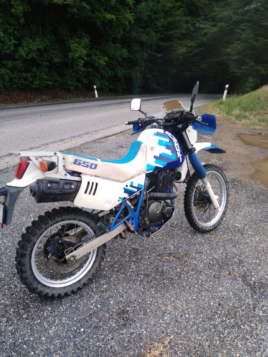 Suzuki Dr 650 č