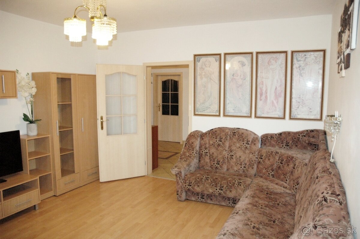 BÁNOVCE NAD BEBRAVOU - 3 izbový byt /Cyrila a Metoda/ 63 m2 - 3