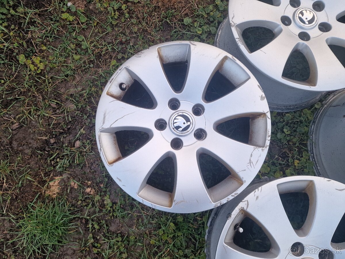 ✅️ Škoda Spectrum ❌️ - 3