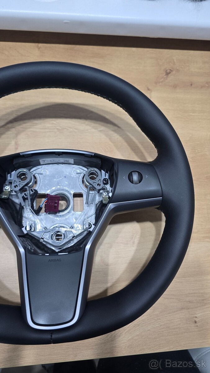 volant TESLA model 3 , Tesla Y VYHRIEVANÝ - 3