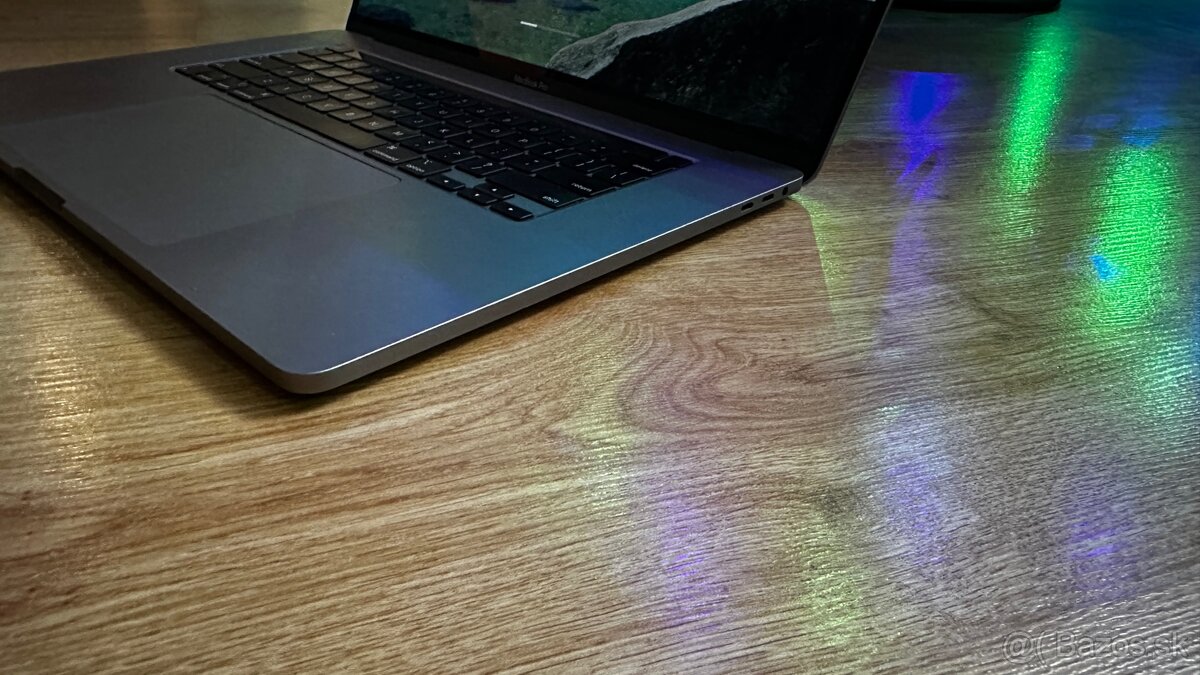 Predám/Vymením MacBook Pro 16", ročník 2019 - 3