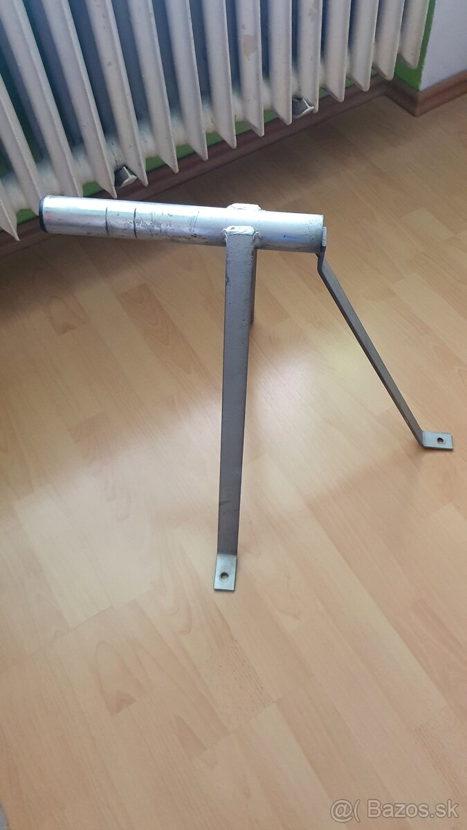 Konzola držiak na satelit - 3