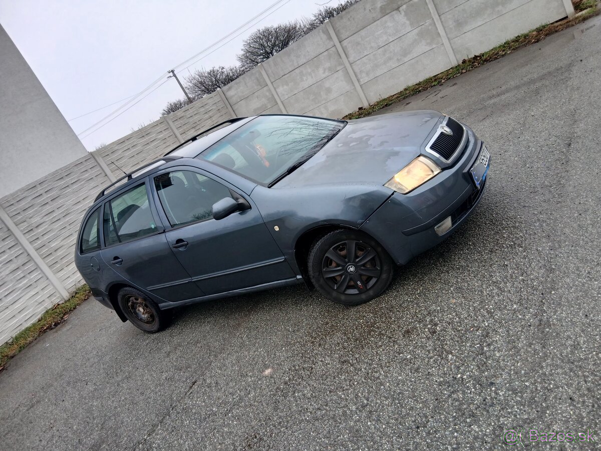 PREDÁM Škoda Fabia 1.2 (47kw) Rok 2003 - 3