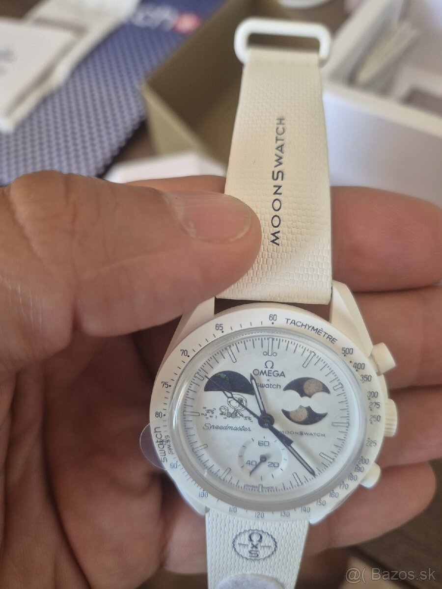 Swatch moonswatch moonphase gold snoopy - 3
