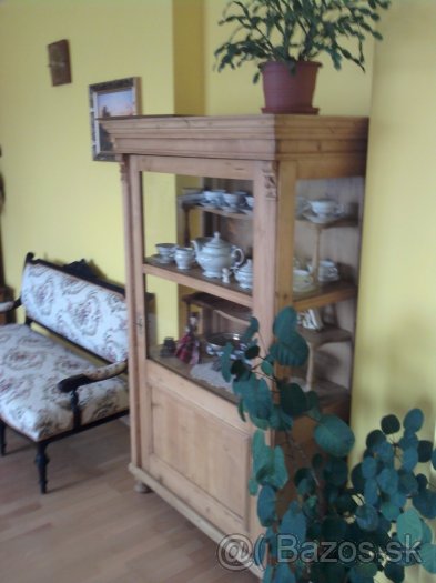 Starožitná skriňa po renovácii (možná výmena za niečo) - 3