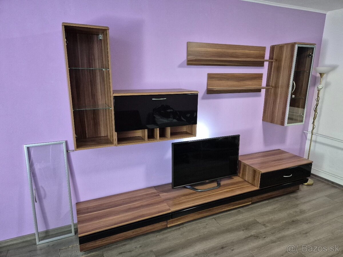 Obyvacia stena rezervované do 28.2. - 3