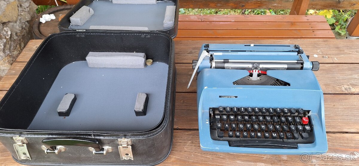 predám písací stroj - 3