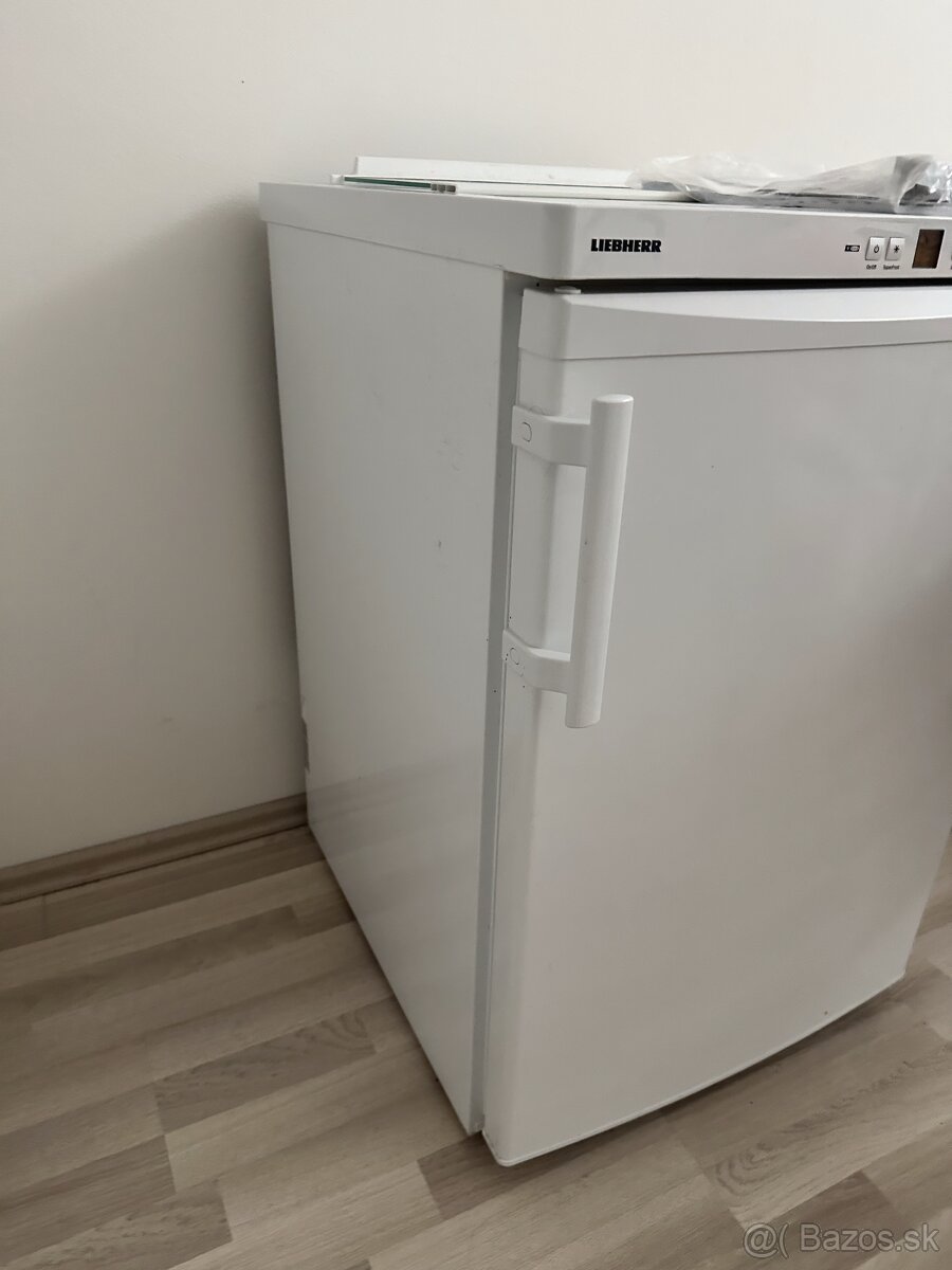 Predám mazničku LIEBHERR - 3