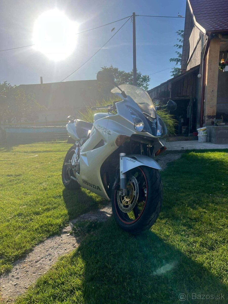 Honda vfr 800 v-tec - 3