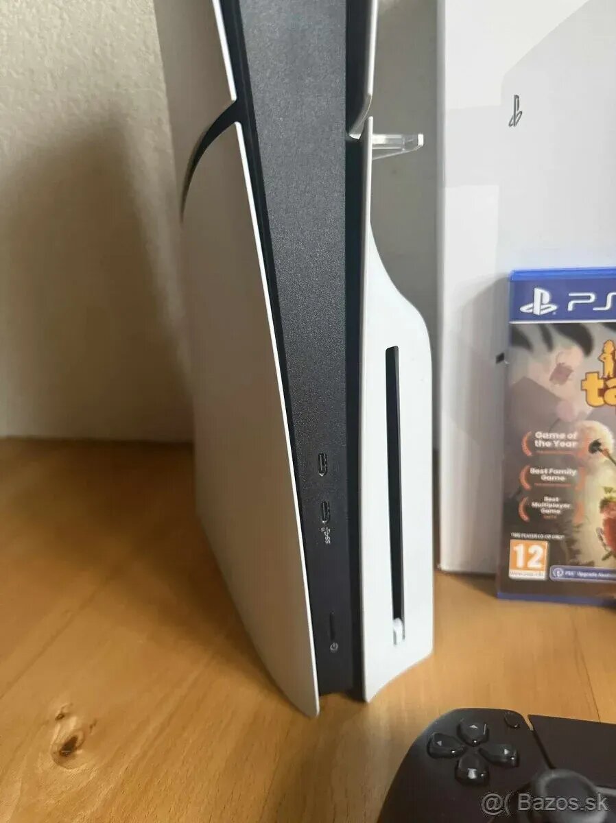 PlayStation 5 Slim + 2 ovládače + 5 hry - 3