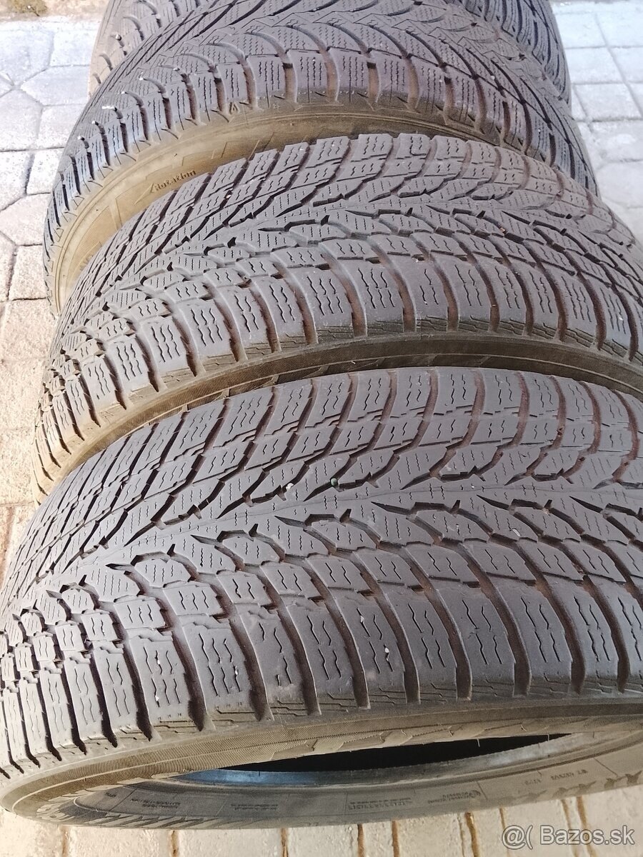 Predám zimne 205/60r16 55/6mm - 3
