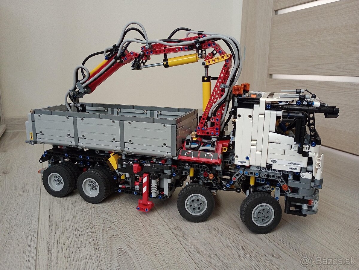 LEGO® Technic 42043 - 3
