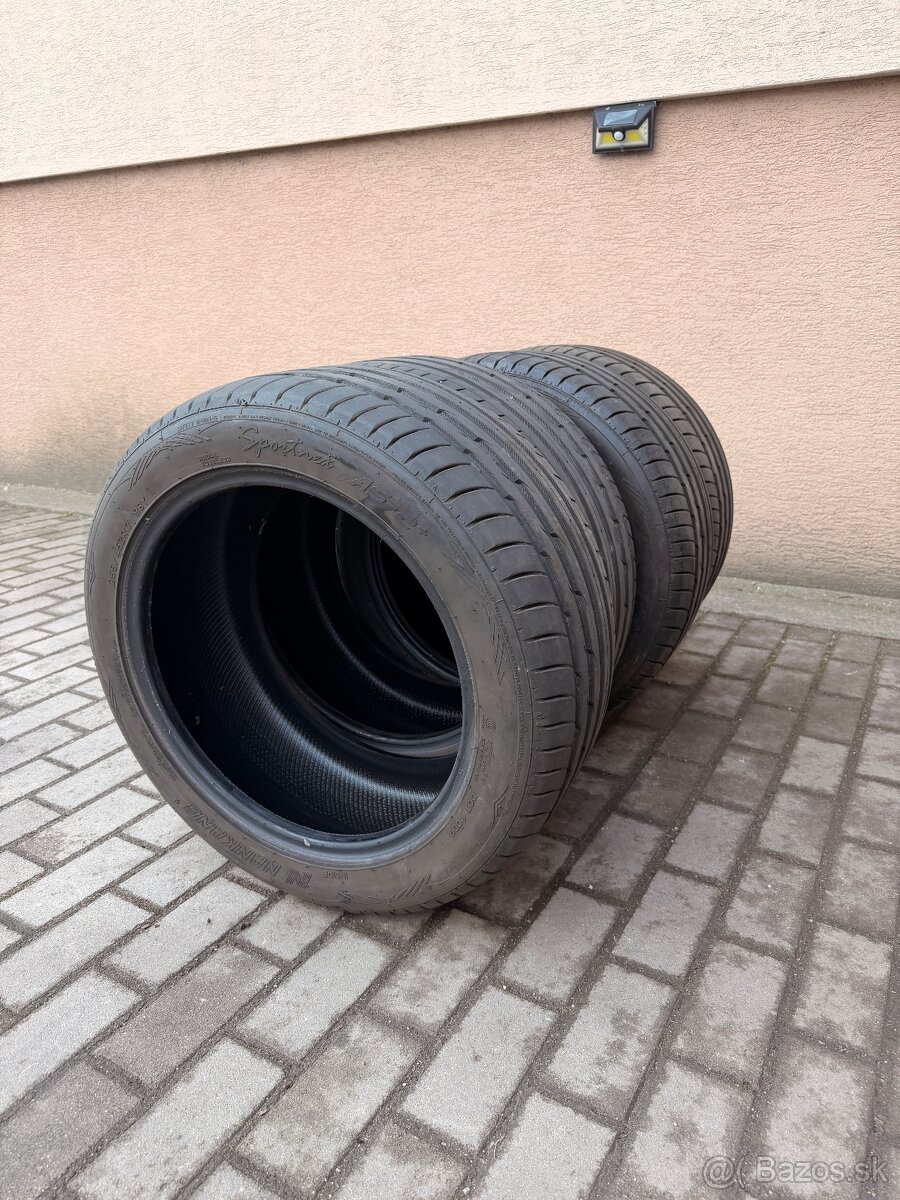 255/45 R17 - 3
