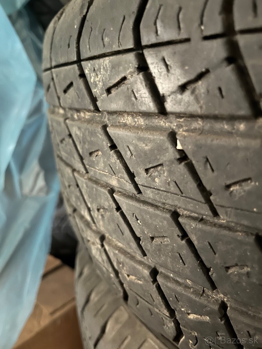 Goodyear 215/60 r16 - 3