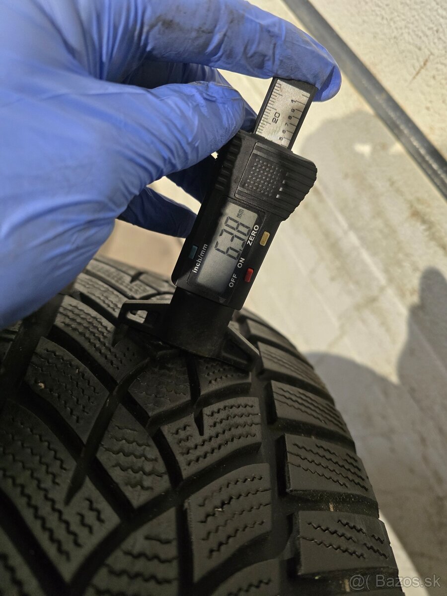 Zimné Pneu GoodYear 215/55 R17 - 3
